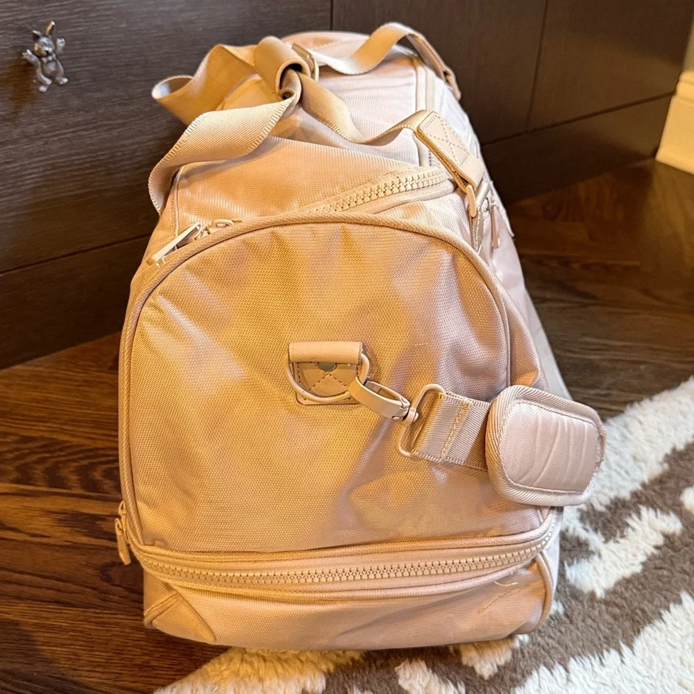 Calpak Stevyn Duffle in Dune - Picture 9 of 11